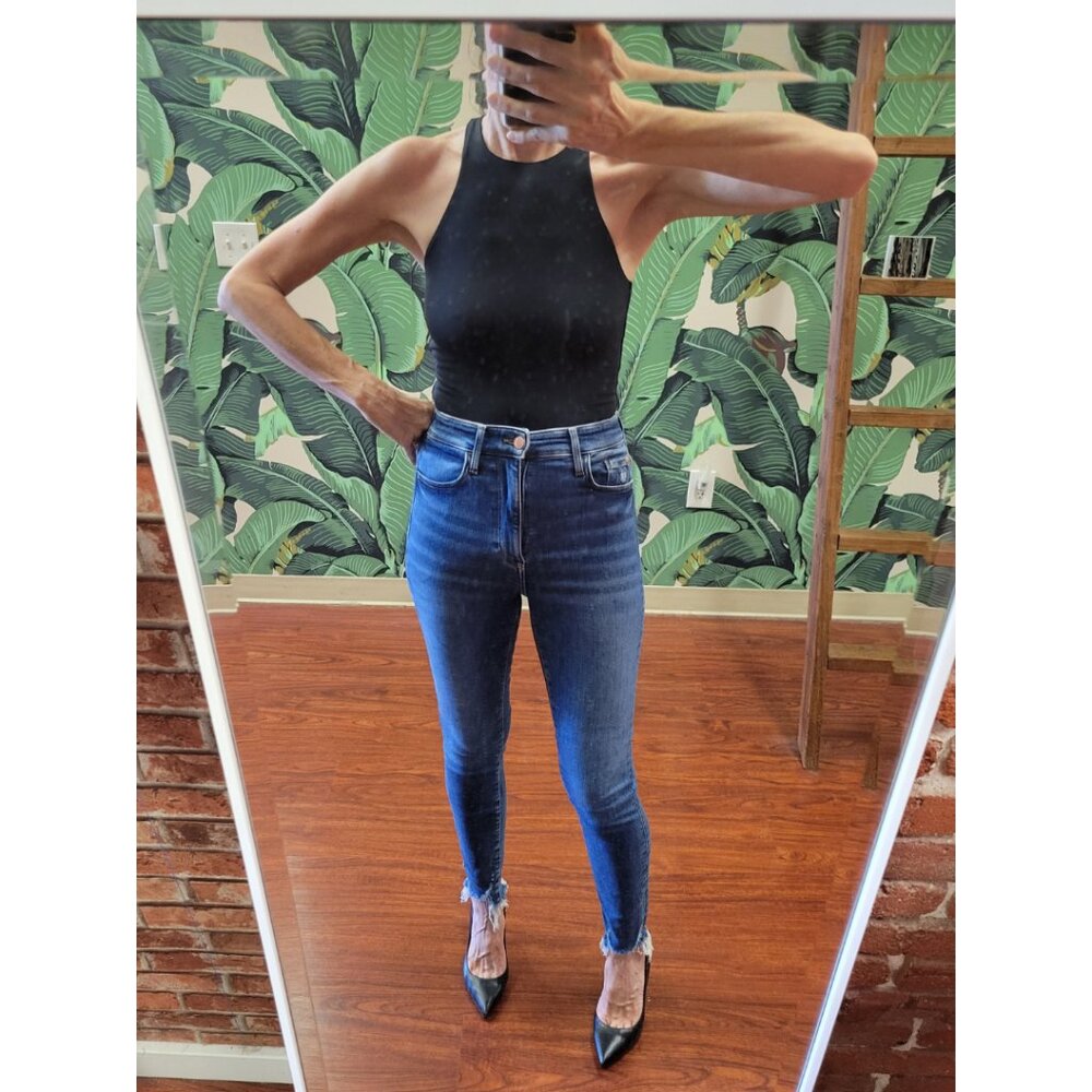 NWOT Aritzia Babaton Contour High-Crewneck Bodysuit in Black